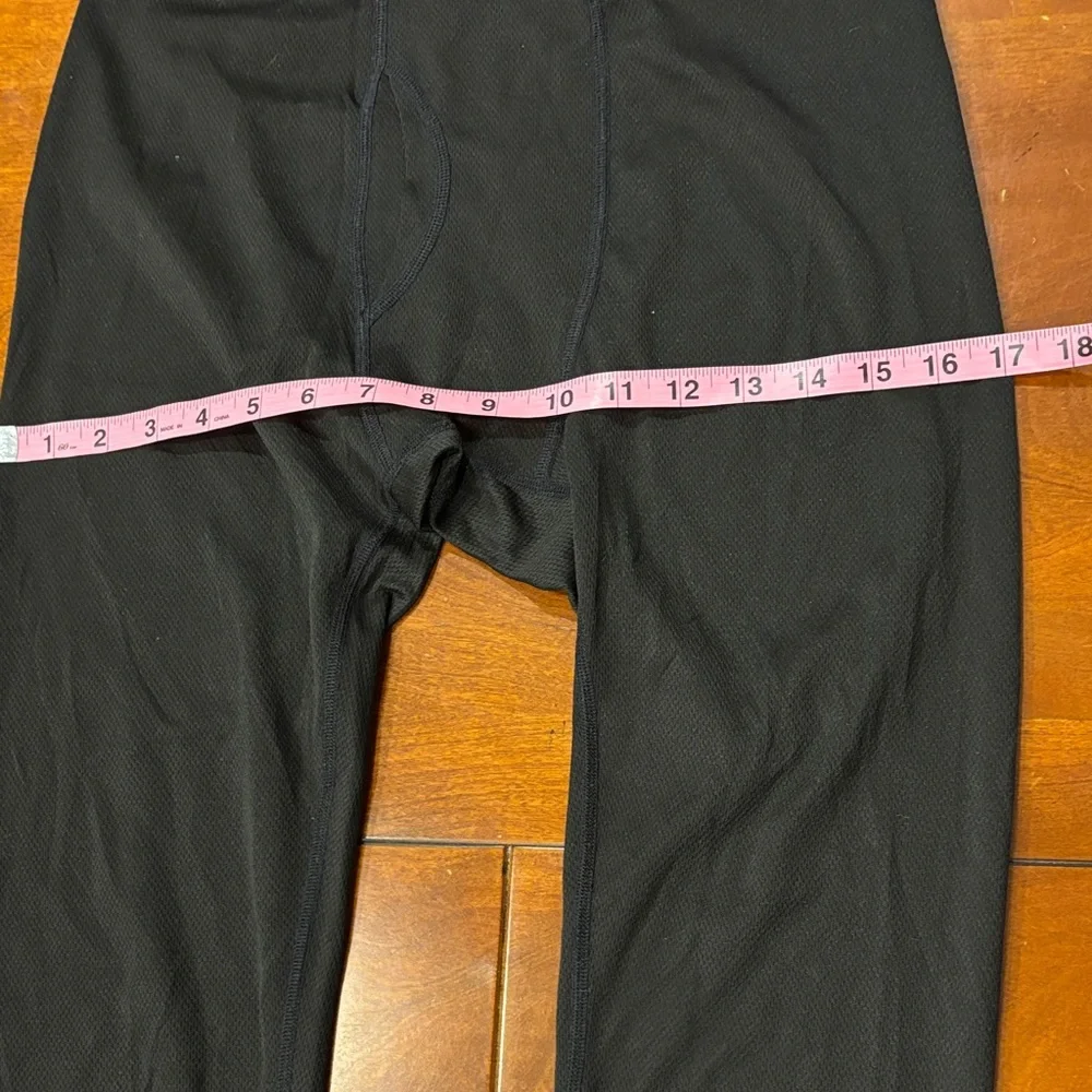 Helly Hansen Men's Black Base‎ Layer.  Like New.  M